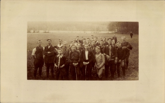 Passepartout Postcard Bremsdorfer Mühle Schlaubetal, Easter 1925, hiker
