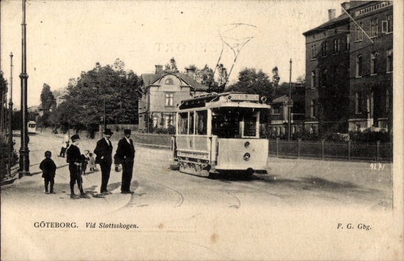 Postcard Gothenburg Sweden, tram, pedestrians