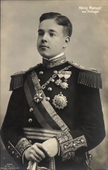 Ak König Manuel II. von Portugal, Portrait in Uniform mit Bruststern, Liersch 4344