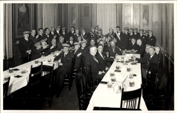 Studentika Photo Postcard Foundation Festival, Students, 1932
