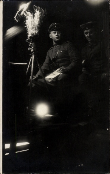 Foto Ak FAR Feldartillerie Beobachtungsposten mit Scherenfernrohr, in Russland