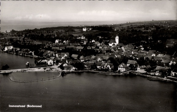 Ak Immenstaad am Bodensee, Luftaufnahme von Immenstaad, Bodensee, Häuser, Natur, See