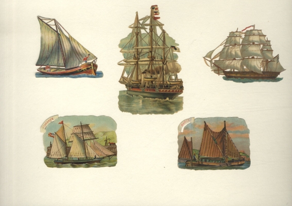 5 żaglowców waflowych o wymiarach ok. 11 x 7 cm, 6,5 x 7,5 cm i 5 x 7 cm