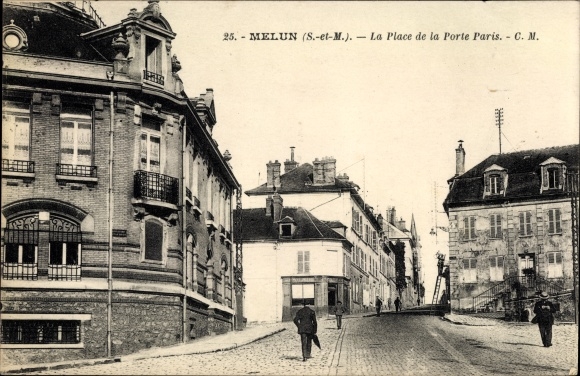 Ak Melun Seine et Marne, La Place de la Porte Paris