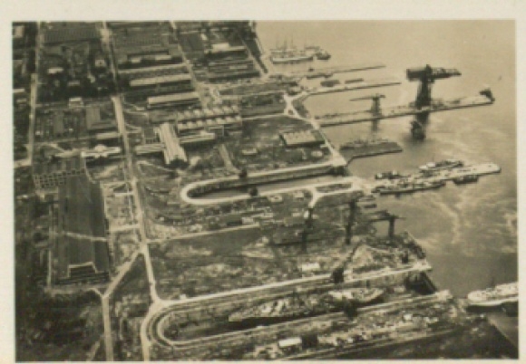 Collecting picture Zeppelin world trips No. 139 America trip 1928, Philadelphia, Naval Docks
