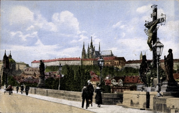 Ak Hradčany Hradschin Praha Prag Tschechien, Karlův most, Blick auf die Prager Burg, Menschen, La