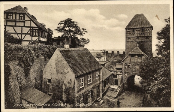 Postcard Tangermünde on the Elbe, view of Hoppforte, old houses, towers