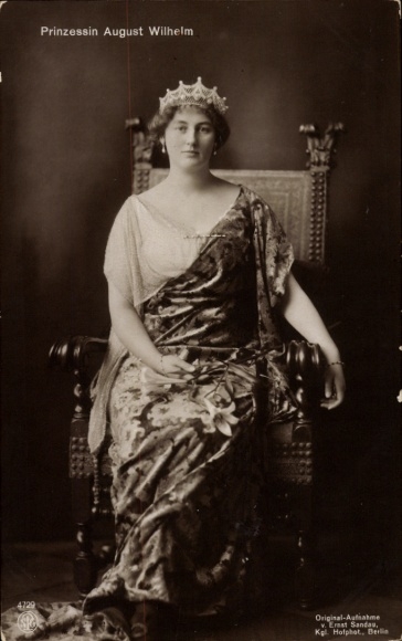 Ak Prinzessin August Wilhelm von Preußen, Alexandra Viktoria, Portrait, Diadem