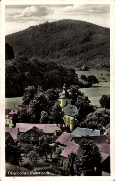 Ak Oberkirchen Schmallenberg im Sauerland, Blick auf  Kirche, Häuser, Landschaft, Sauerland