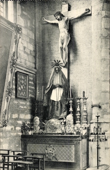 Postcard Bruxelles Brussels, crucifix, statue, candles, altar, religious representation