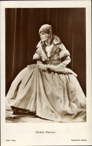 Postcard actress Greta Garbo, dress, fur, portrait, steed