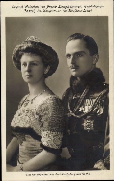 Postcard Duke Carl Eduard of Saxe Coburg Gotha, Victoria Adelheid, portrait