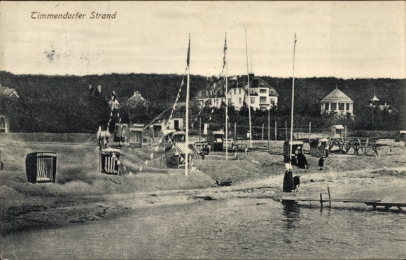 Ak Ostseebad Timmendorfer Strand, Strandlandschaft, Strandkörbe, Badegäste, Häuser, Häuschen