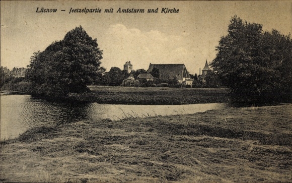 Postcard Lüchow in Wendland, Jeetzel with a view of the office tower and church