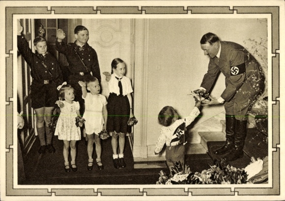 Ganzsachen Ak Kinder begrüßen Adolf Hitler, Blumenstrauß, Propaganda, Hitlerjugend, BDM