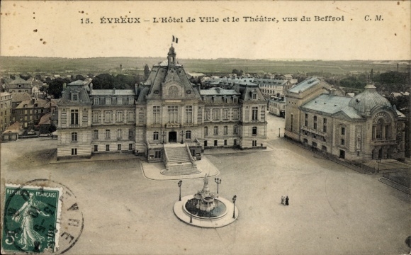 Postcard Évreux Eure, Hôtel de Ville, theater, Beffroi, beautiful architecture,