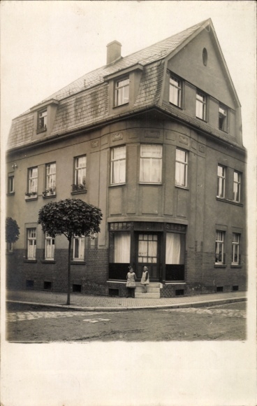 Foto Ak Zeulenroda in Thüringen, Eckgebäude Schleizer Straße, Friedrich Ebert Straße
