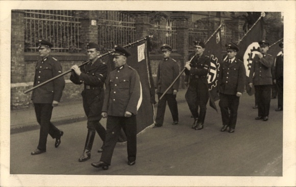 Photo Postcard DAF, German Labor Front, flag bearer, festival march Cologne - Brühl