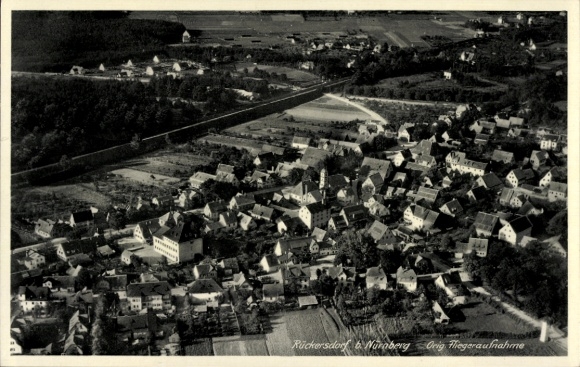 Ak Rückersdorf in Mittelfranken, Luftaufnahme von  Häuserlandschaft, nahe Nürnberg