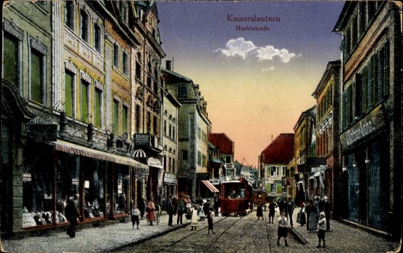 Postcard Kaiserslautern in Rhineland Palatinate, view of Marktstrasse, tram, passers-by