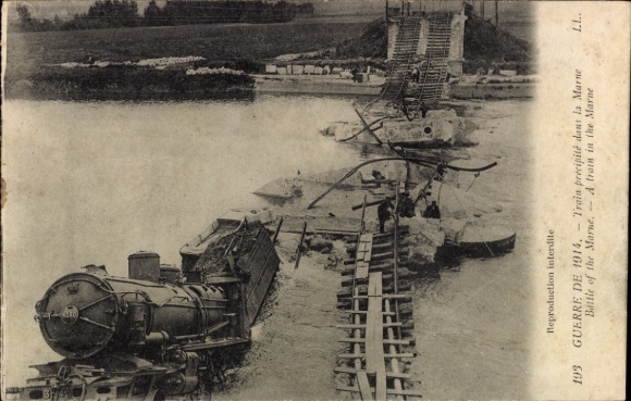 CPA Guerre 1914, Train précipité dans la Marne