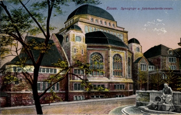 Judaika Postcard Essen in the Ruhr area of North Rhine-Westphalia, synagogue with century fountain
