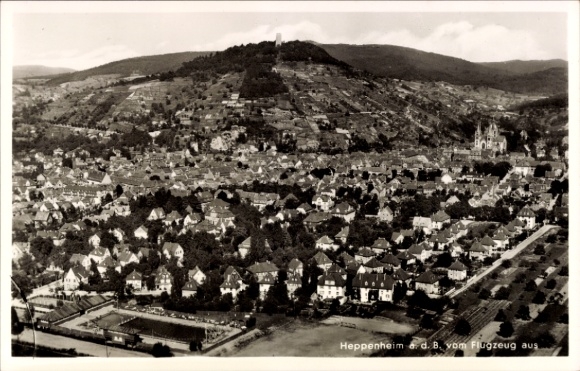Ak Heppenheim an der Bergstraße, Heppenheim d. B., Luftaufnahme, Stadtansicht, Berge im Hintergru