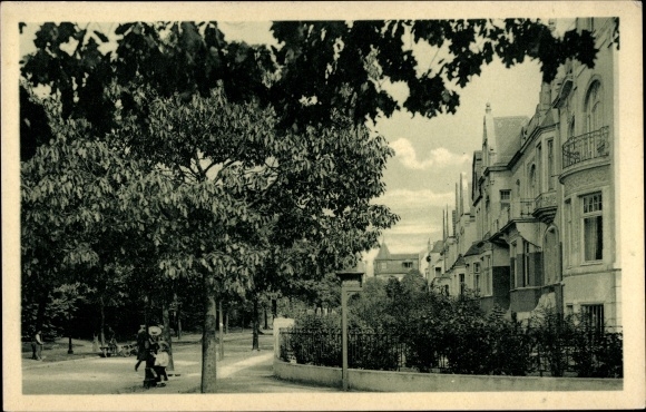 PC Hamburg Eimsbüttel Harvestehude, Oberstrasse with clinic