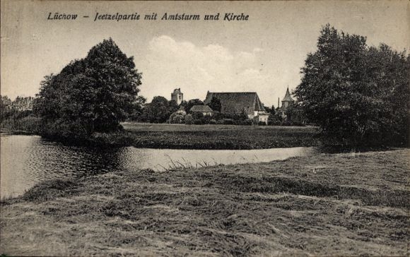 Postcard Lüchow in Wendland, Jeetzel with view of Amtsturm and church