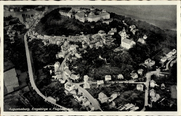 Ak Augustusburg im Erzgebirge, Fliegeraufnahme
