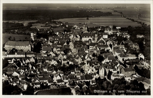 Ak Dillingen an der Donau , Luftaufnahme von Dillingen, Stadtansicht, architektonische Details