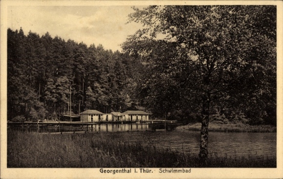 Ak Georgenthal in Thüringen, Schwimmbad, Wald, Gebäude am Wasser, Baum, ruhige Natur