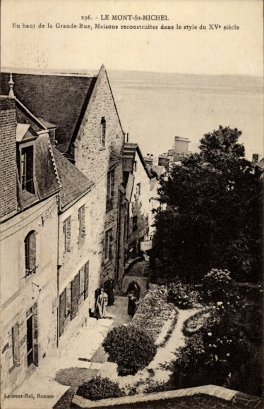 Ak Le Mont Saint Michel Manche, Am Ende der Grande-Rue, Häuser im Stil des 15. Jahrhunderts