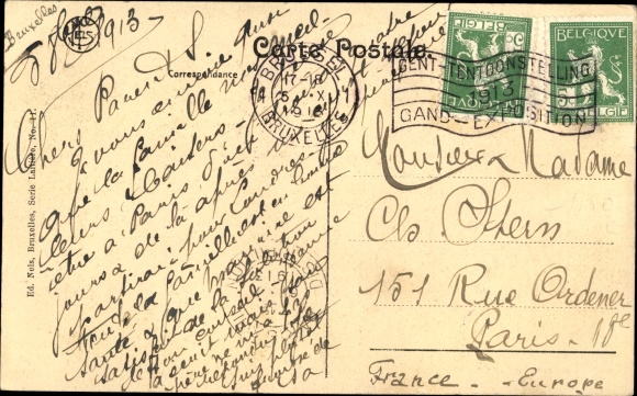 Postcard Laitiere flamande, milkmaid with dog cart, policeman