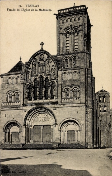 KP Vézelay Yonne, fasada kościoła Madeleine, architektura