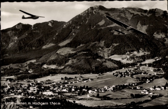 Postcard Unterwössen in Upper Bavaria, aerial view of mountains, two flying gliders