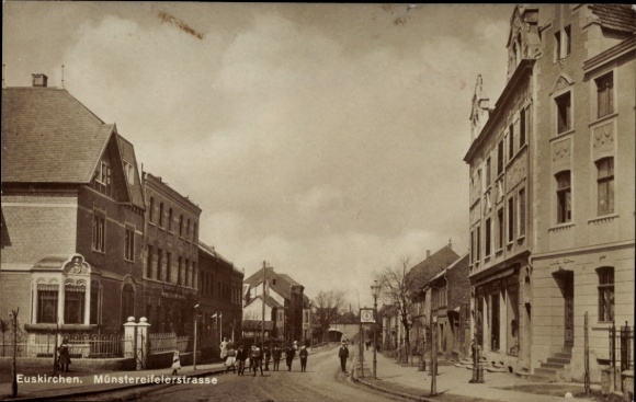 Postcard Euskirchen North Rhine Westphalia, front view of a street, buildings, people with horse and wagon
