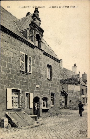PC Roscoff Finistère, House of Marie Stuart, architecture, street scene