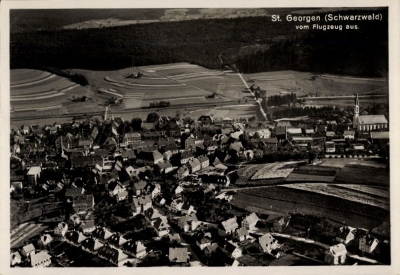 Ak St. Blasien im Schwarzwald, Luftaufnahme von St. Georgen, Schwarzwald, ländliche Umgebung, Häu