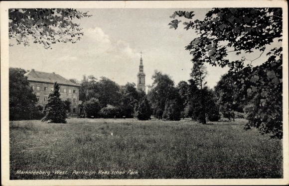 Ak Markkleeberg in Sachsen,  Keeschen Park, Wiese, Kirche, Bäume