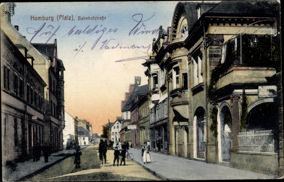 PC Homburg in the Saarpfalz district, view of Bahnhof Strasse, shops, hairdresser, passers-by