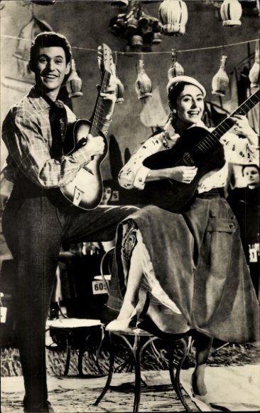 Postcard Actress Singer Caterina Valente, Actor Silvio Francesco, Guitars, portrait