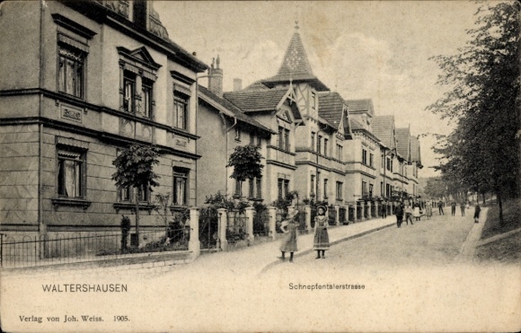 Ak Waltershausen in Thüringen, Vorderansicht mit Straßenansicht, Häusern, Bäumen, Menschen