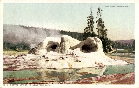 Ak Wyoming VS, Yellowstone National Park, Grotto Geiser