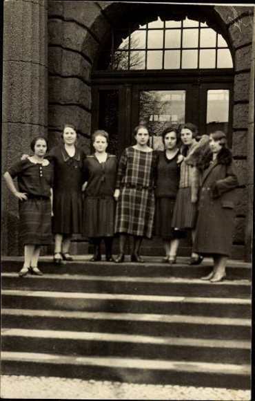 10 alte Ak Frauenportraits, diverse Ansichten