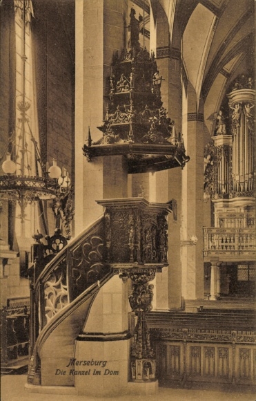 Ak Merseburg an der Saale, Kanzel im Dom, Innenansicht, Historische Architektur