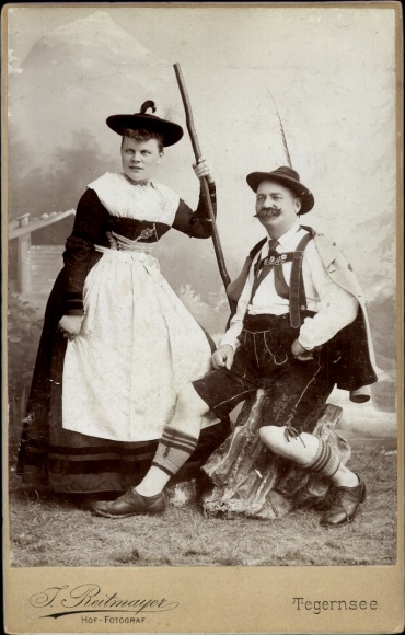 Kabinett Foto Mann und Frau in Bayrischer Tracht, Lederhose, Fotograf J. Reitmayer, Tegernsee