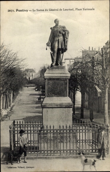 PC Pontivy Morbihan, statue of the Général de Lourmel, view of the square, Collection Villard, Quimper