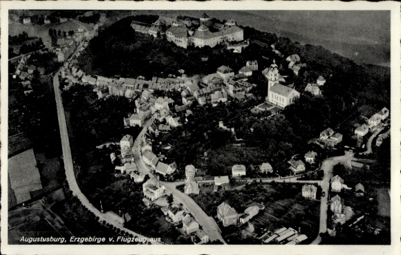 Ak Augustusburg im Erzgebirge, Fliegeraufnahme