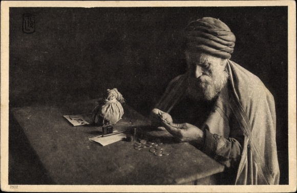 Postcard Arabs with coins, money lenders, Maghreb